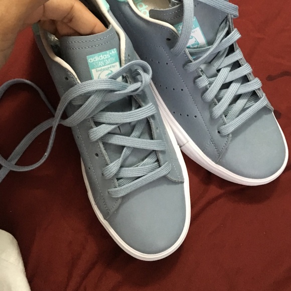 Never worn women's Stan smith adidas