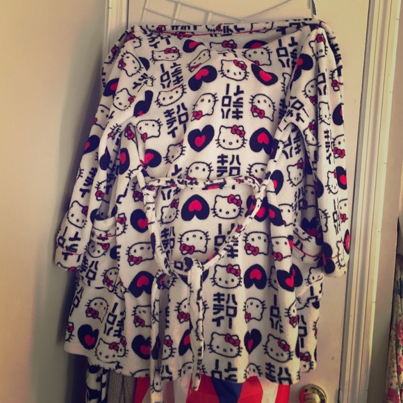 Hello kitty robe