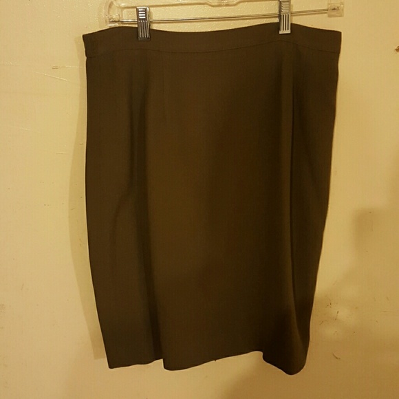 Cute skirt and jacket - Picture 2 of 4