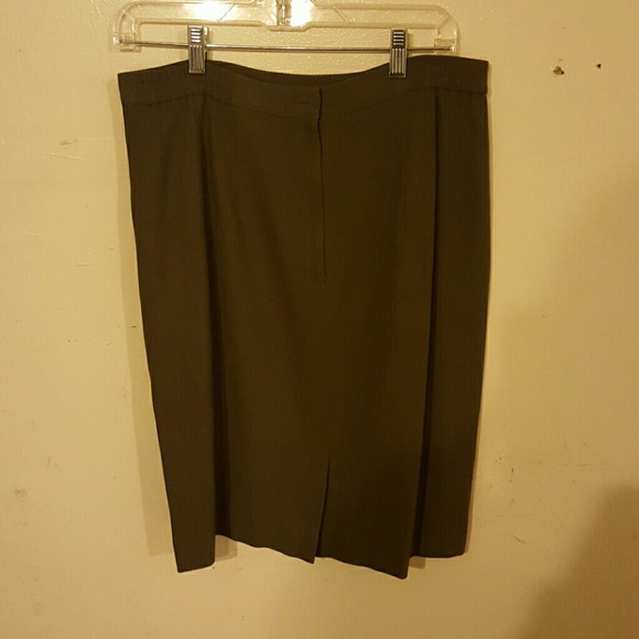 Cute skirt and jacket - Picture 3 of 4