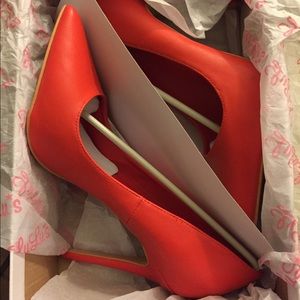 ***BRAND NEW*** Lulu's Gigi Red Heels size 10
