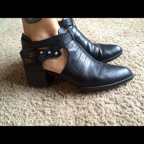 Like new SENSO QIMAT booties eu38 RUNS SMALL US7.5