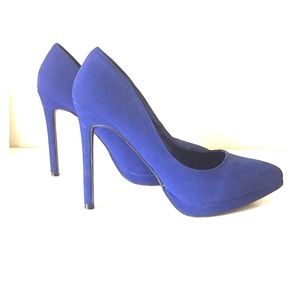 Size 9 royal blue heel