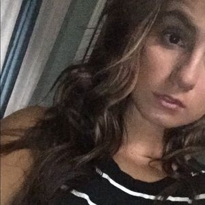 Meet your Posher, Monica