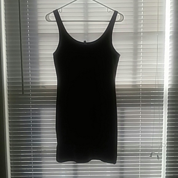 Sleeveless Burgundy dress.- H&M