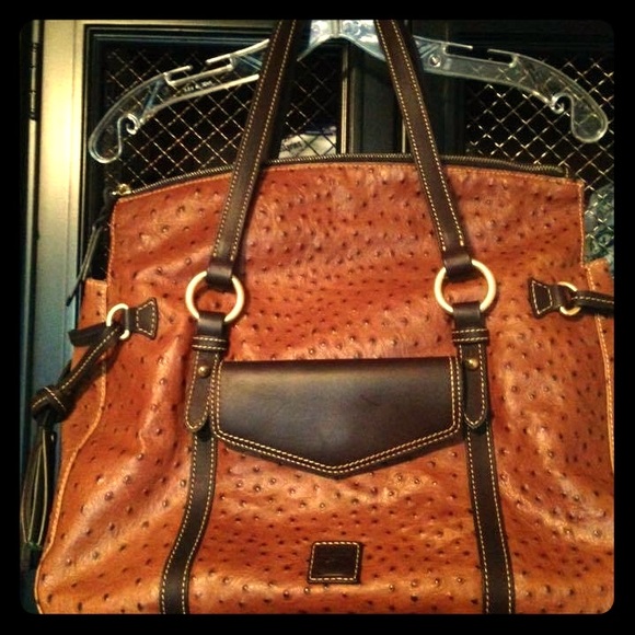 🎁SALE🎁Dooney& Bourke Ostrich Look/ Leather
