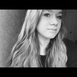 Meet your Posher, Holly