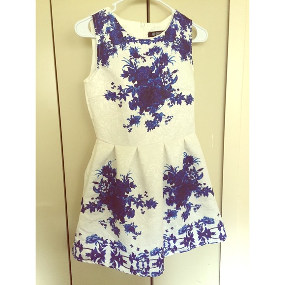 OASAP Dress White and Blue Floral