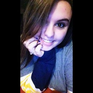 Meet your Posher, Adrianna