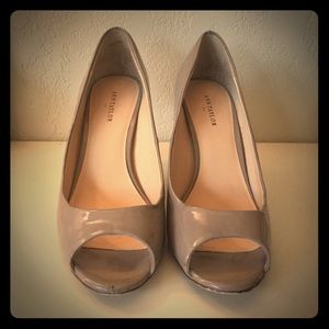 Beige color heel