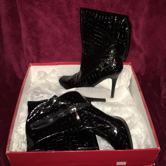 Guess leather boots💋