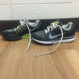 Nike running shoes: Zoom Structure 18