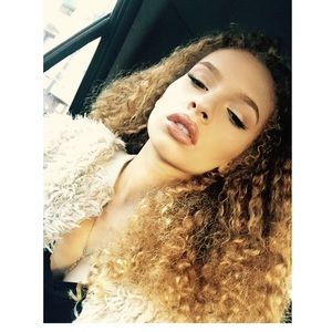 Meet your Posher, Michaela