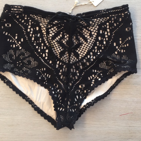 Brand new size medium Spell shorts