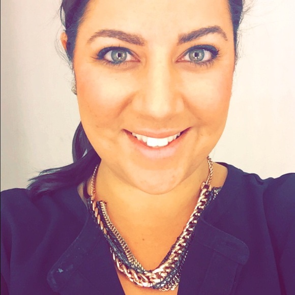 Meet your Posher, Marissa - Picture 2 of 3