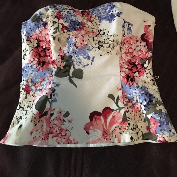 Size 2 strapless White House black market shirt