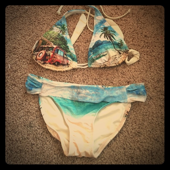 Very cute swimsuit!