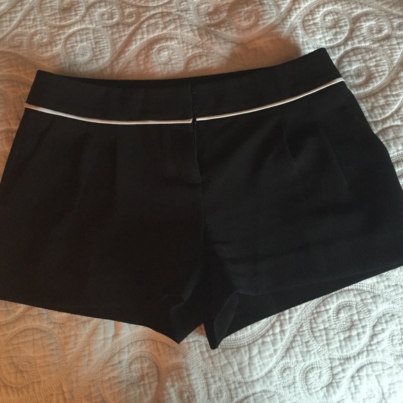 Express Shorts