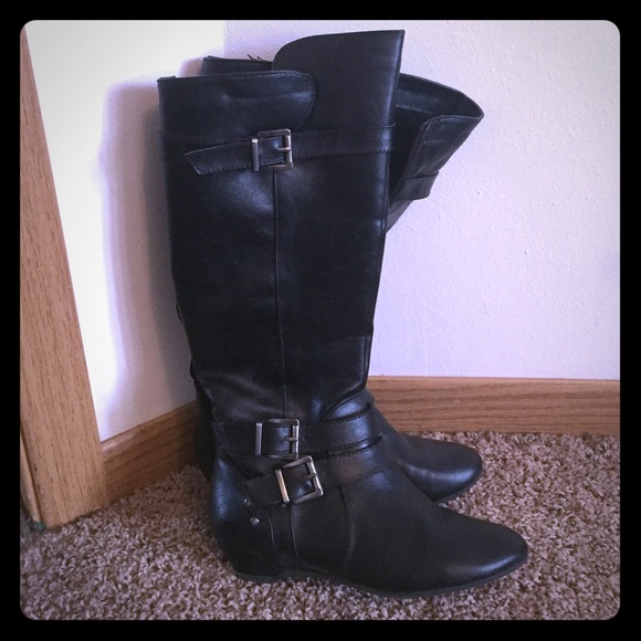 Like new, black flat boots