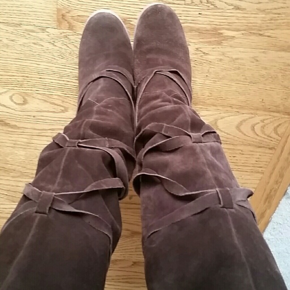 SOLD!! Steve Madden suede boots size 9.5 - Picture 2 of 3