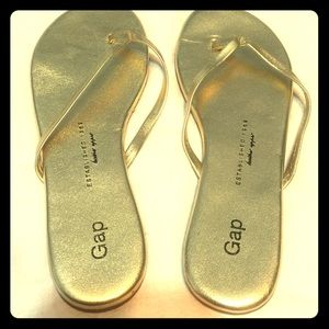 Brand new leather gold gap flip flop sandals