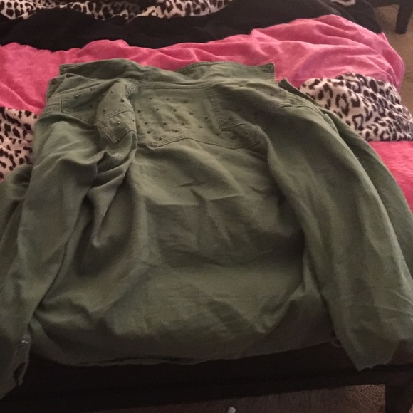 Cute jacket from Forever 21 - Picture 2 of 2