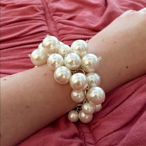 White House Black Market Pearl Bracelet