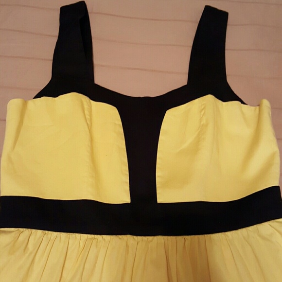 Black and yellow dress - Picture 2 of 3