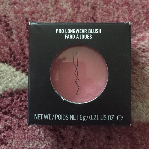 MAC Pro Longwear blush in "Stay Pretty"