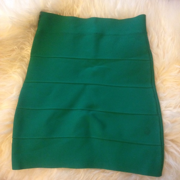BCBG green power skirt - Picture 2 of 4