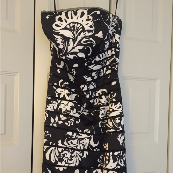 White House black market floral strapless dress - Picture 1 of 2