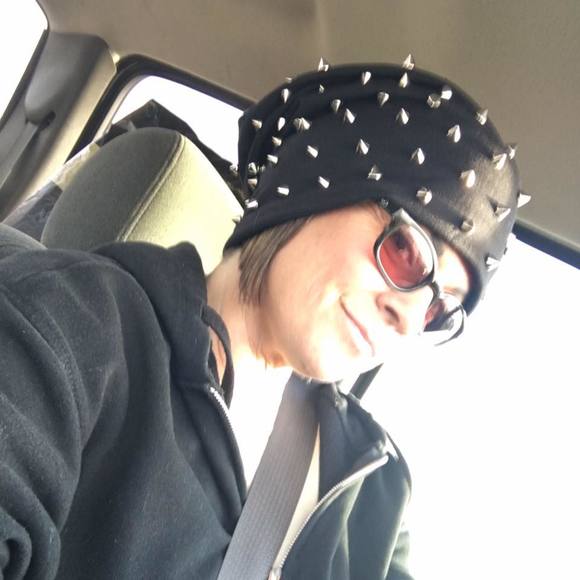 Meet your Posher, Shelda - Picture 2 of 3