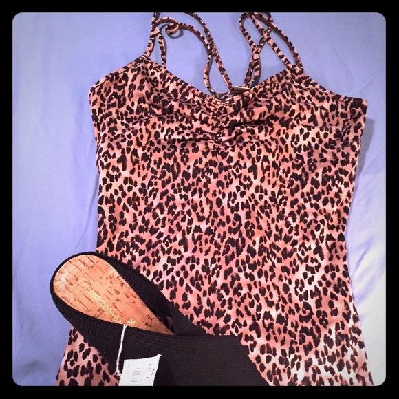 Super sexy leopard tank! Embrace your wild side!