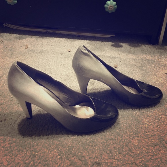 Black/Silver/white fade heels