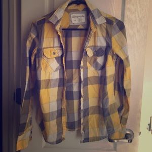 Yellow and grey flannel. Perfect for fall🍂🍁