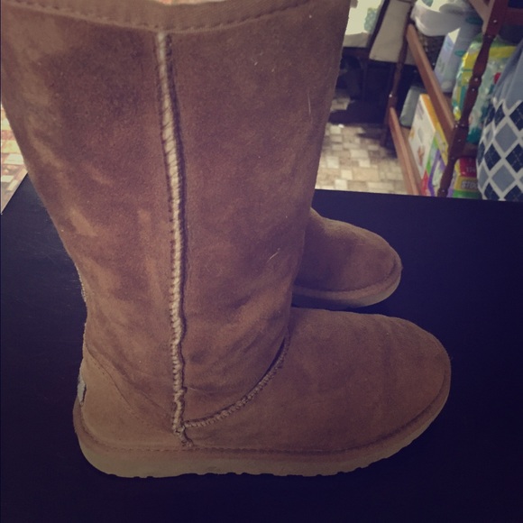 Tan ugg boots