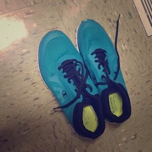 Running shoes