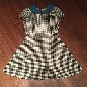 Houndstooth skater dress with contrasting collar.