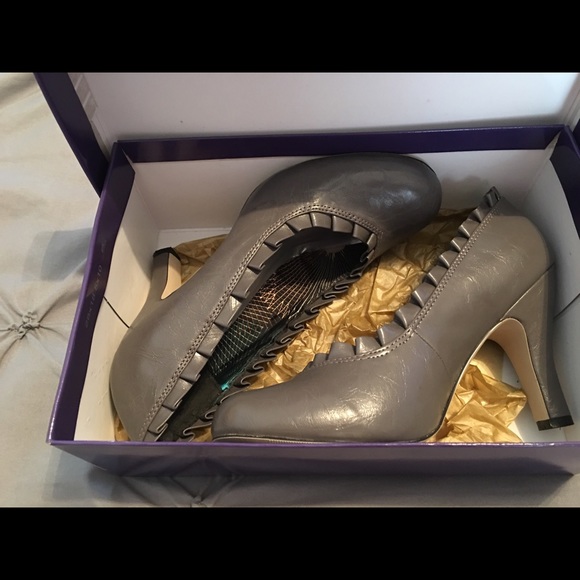 Madden Girl size 9 - Picture 2 of 2