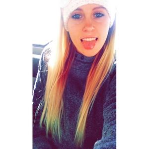 Meet your Posher, Caitlin