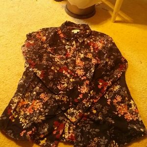Croft&Barrow black floral button down blouse