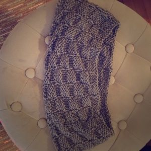 Knit gray infinity scarf (short)
