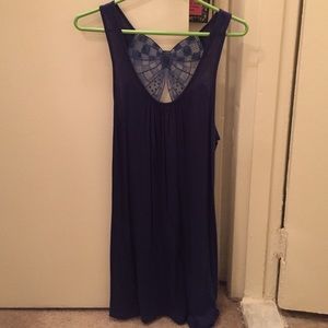 Blue tank top with an adorable bow!