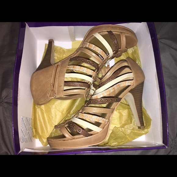Madden Girl shoes size 9 - Picture 2 of 2