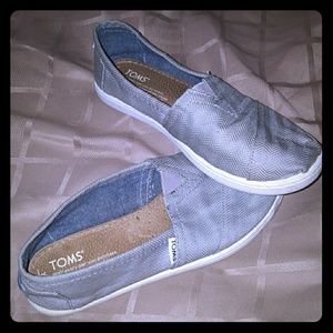 Toms