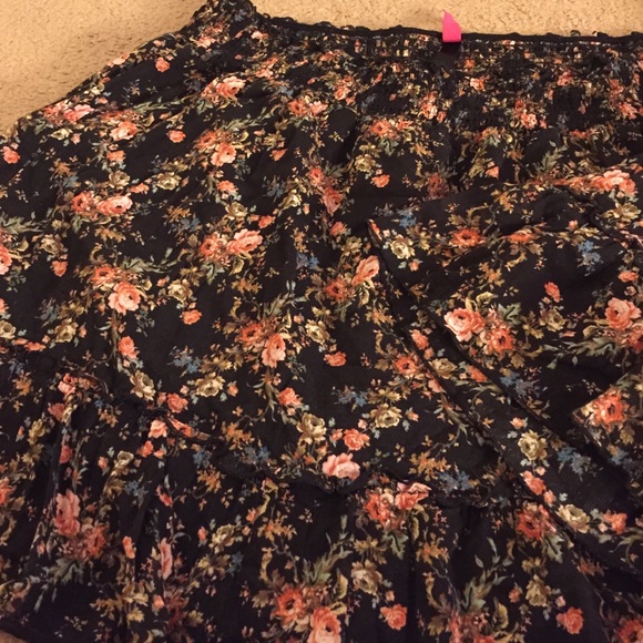 FLORAL RUFFLE SKIRT - Picture 3 of 5