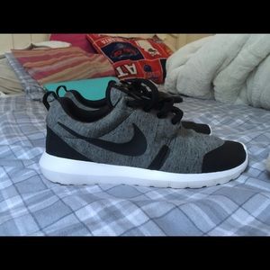 Nike Prime Fleece Roshe
