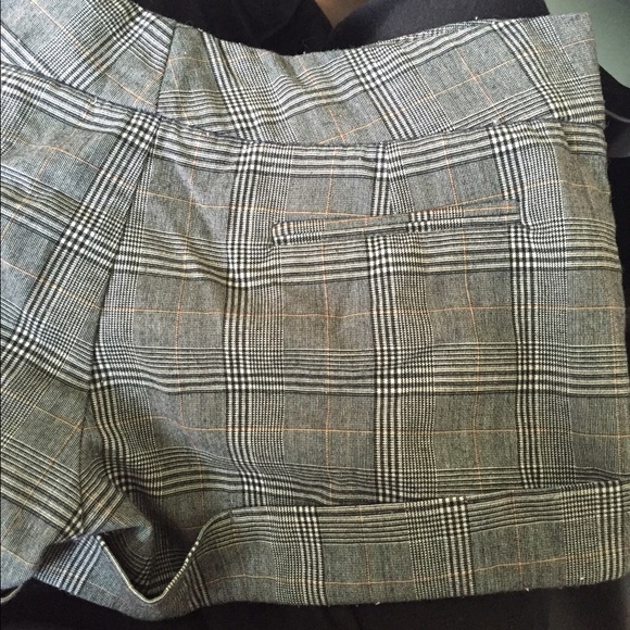 Shorts - Picture 2 of 3