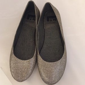 NWOT BC footwear silver metallic ballerina flats