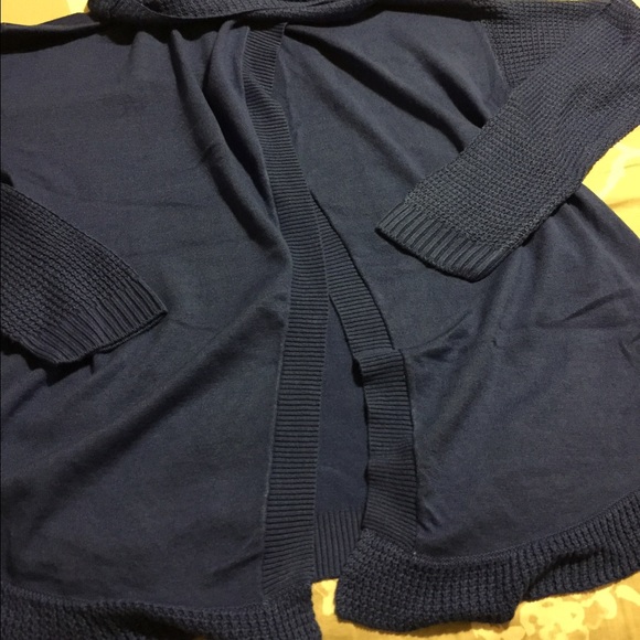 For Courtney 💕Mystic blue top💕 - Picture 4 of 4